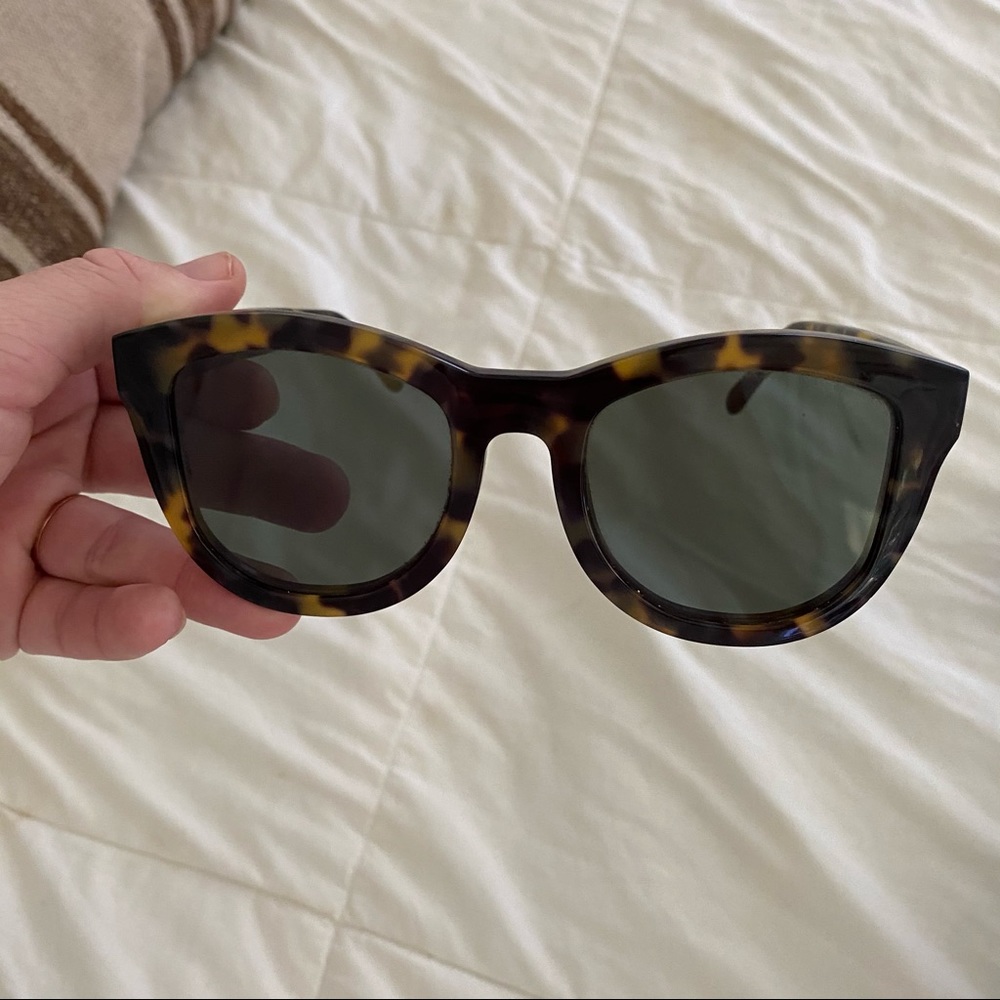 Valley eyewear “trachea”